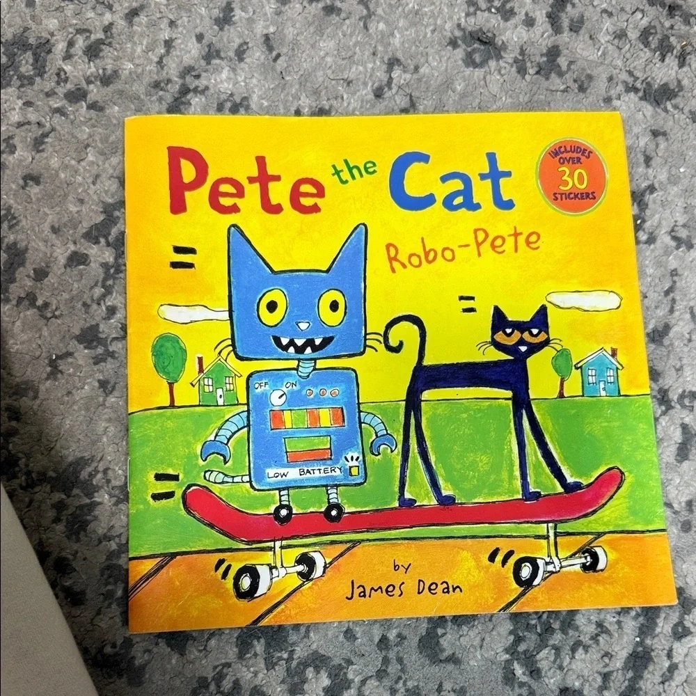 Scholastic Pete the Cat Robo-Pete Book - Yellow and Blue Cover